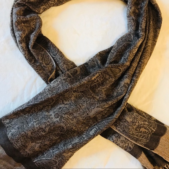 Stunning Scarf